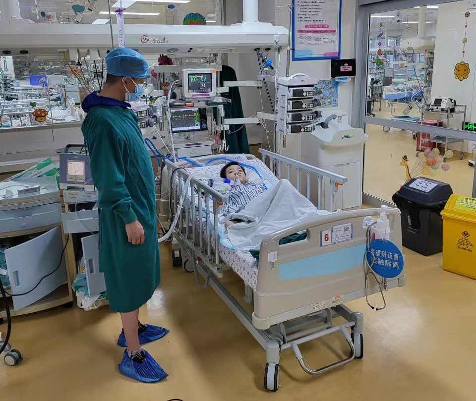 万源市跨省救护车出租公司