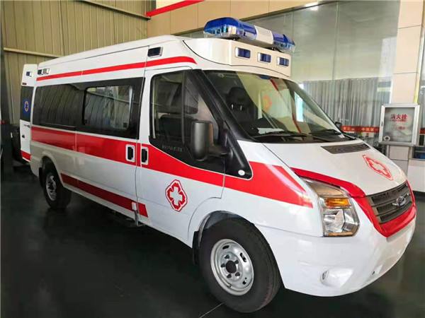 万源市福特V362救护车